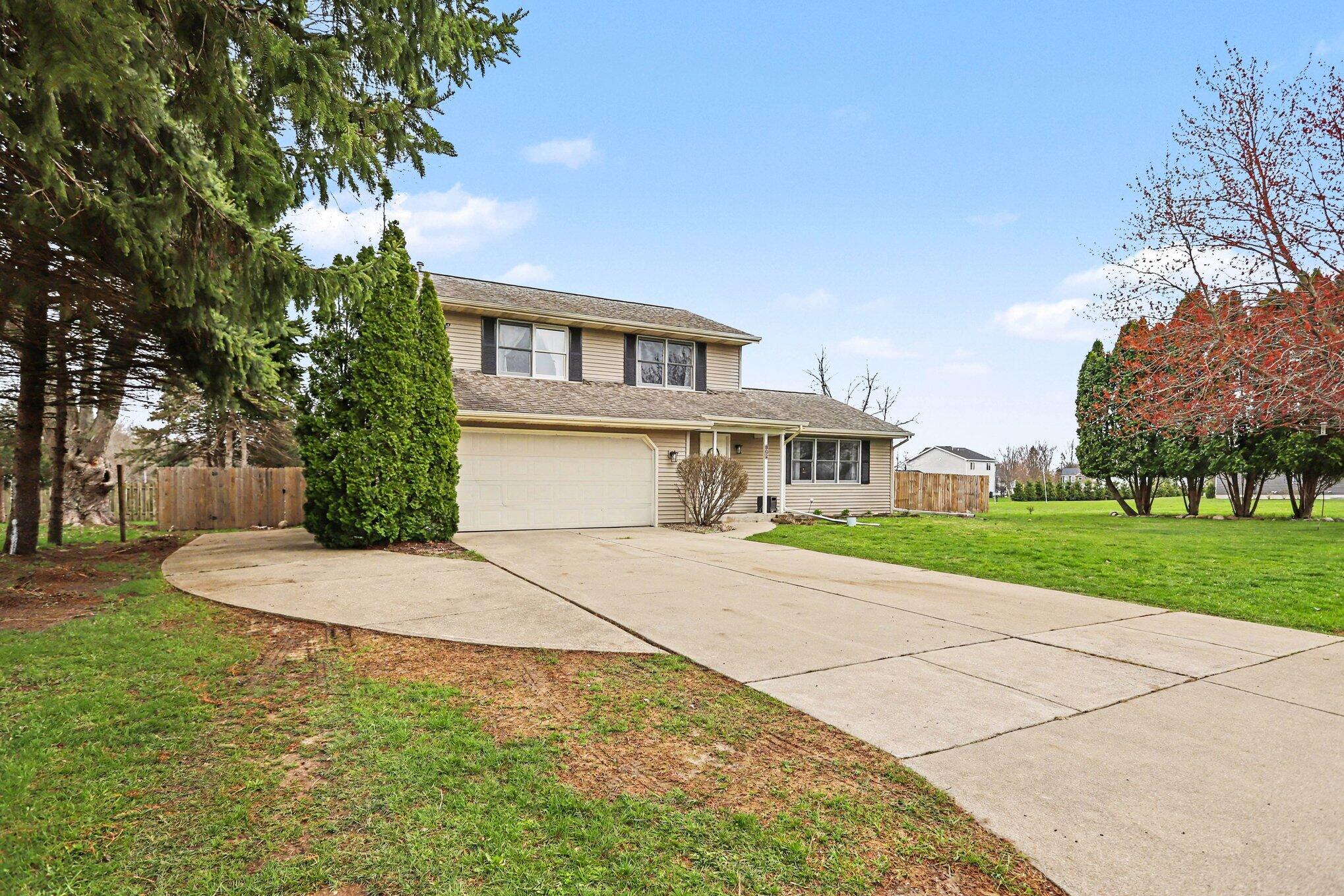 802 Sugar Maple Street Vicksburg, MI 49097 - Photo 2 of 36 005_file_9431