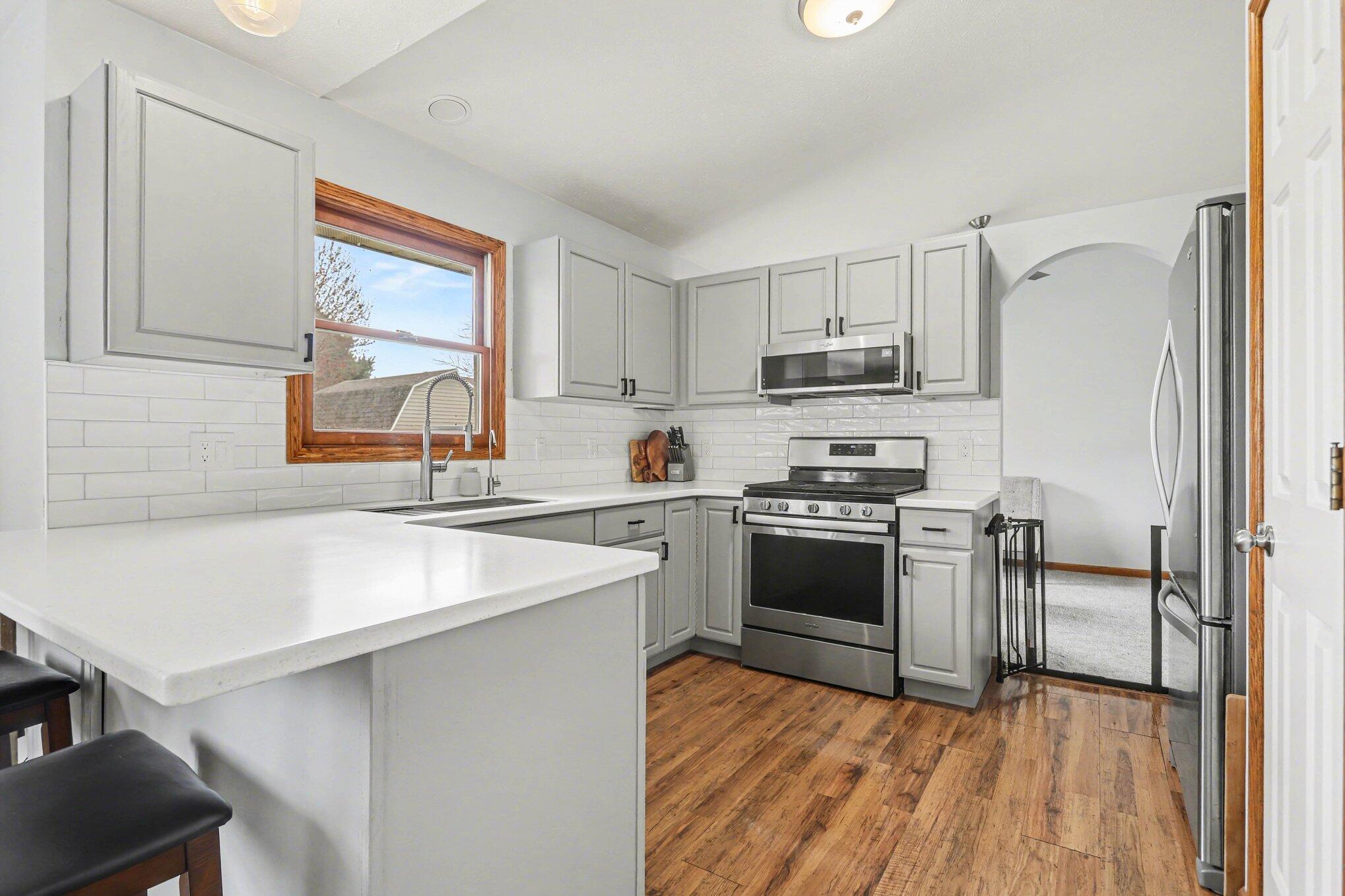 802 Sugar Maple Street Vicksburg, MI 49097 - Photo 4 of 36 015_file_4516