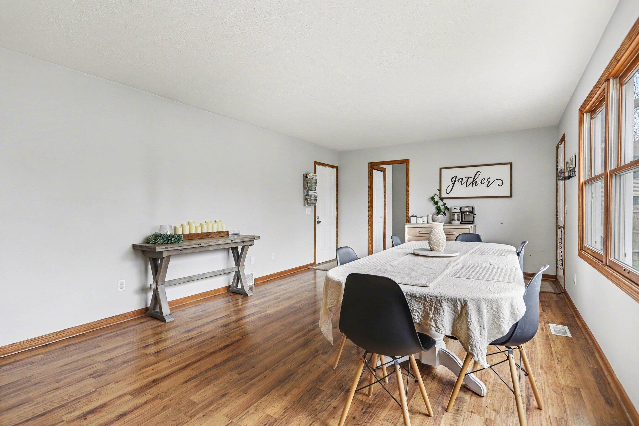 802 Sugar Maple Street Vicksburg, MI 49097 - Photo 8 of 36 008_file_9053