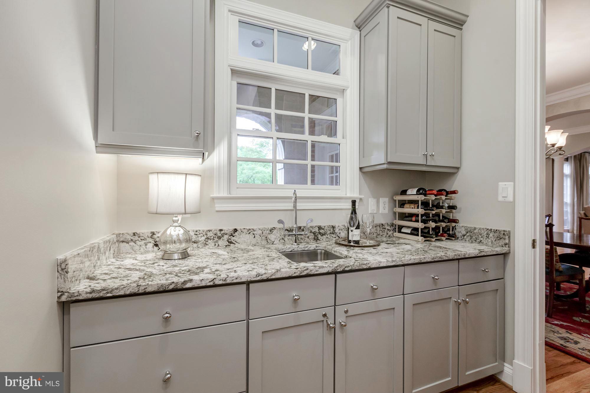 936 Dominion Reserve Drive McLean, VA 22102 - Photo 11 of 30 Butlers Pantry between Kitchen and Dining Room