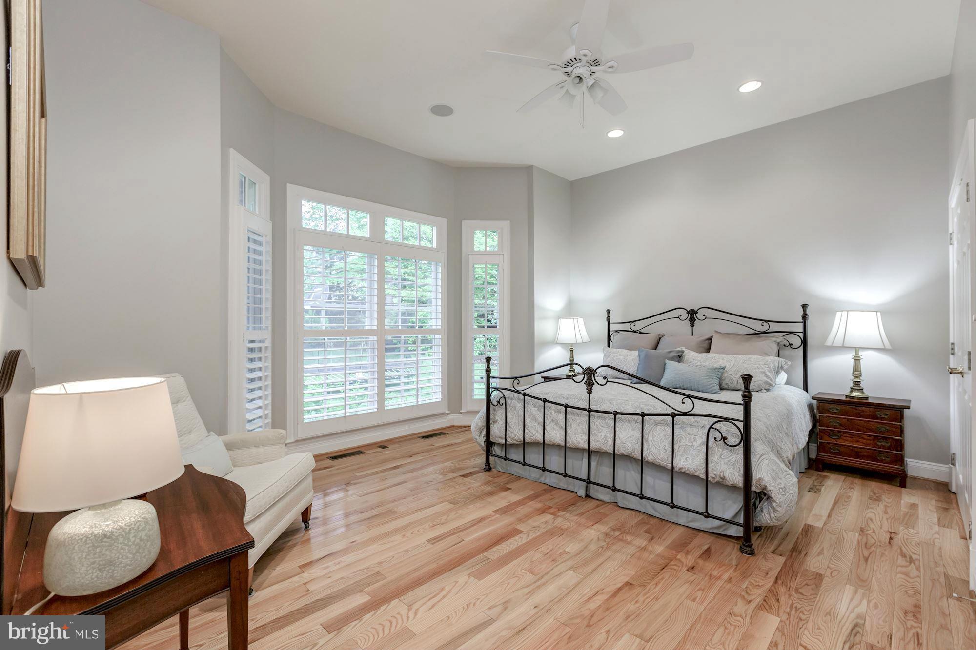 936 Dominion Reserve Drive McLean, VA 22102 - Photo 12 of 30 Main Level Bedroom with En-Suite Bathroom