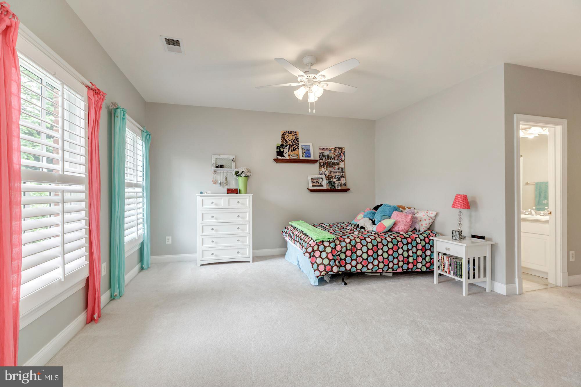 936 Dominion Reserve Drive McLean, VA 22102 - Photo 18 of 30 Secondary Bedroom with Sitting area