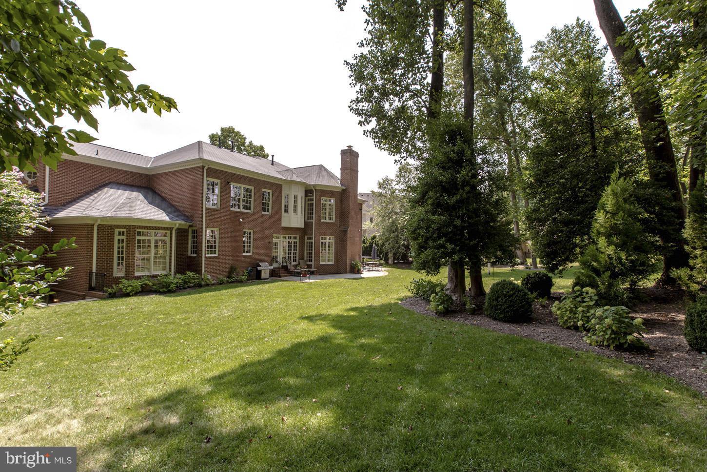 936 Dominion Reserve Drive McLean, VA 22102 - Photo 26 of 30 Fully Fenced Flat Backyard