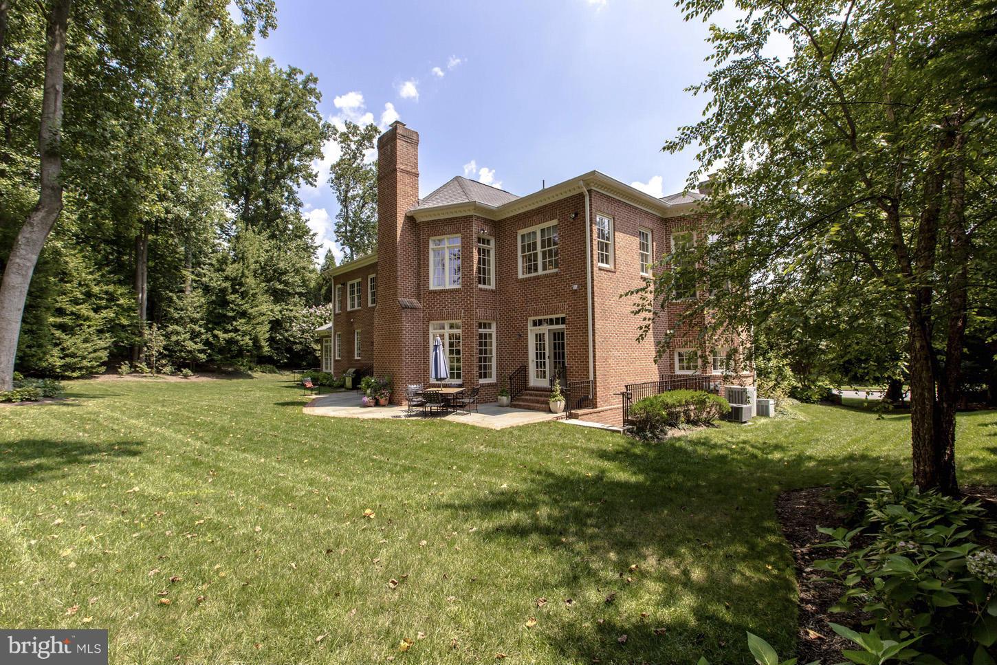 936 Dominion Reserve Drive McLean, VA 22102 - Photo 27 of 30 Fully Fenced Flat Backyard