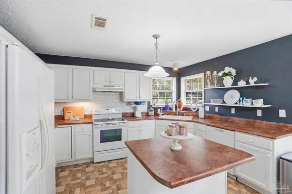 $304,000 | 10108 Crest Ridge Drive, Pensacola, FL 32514