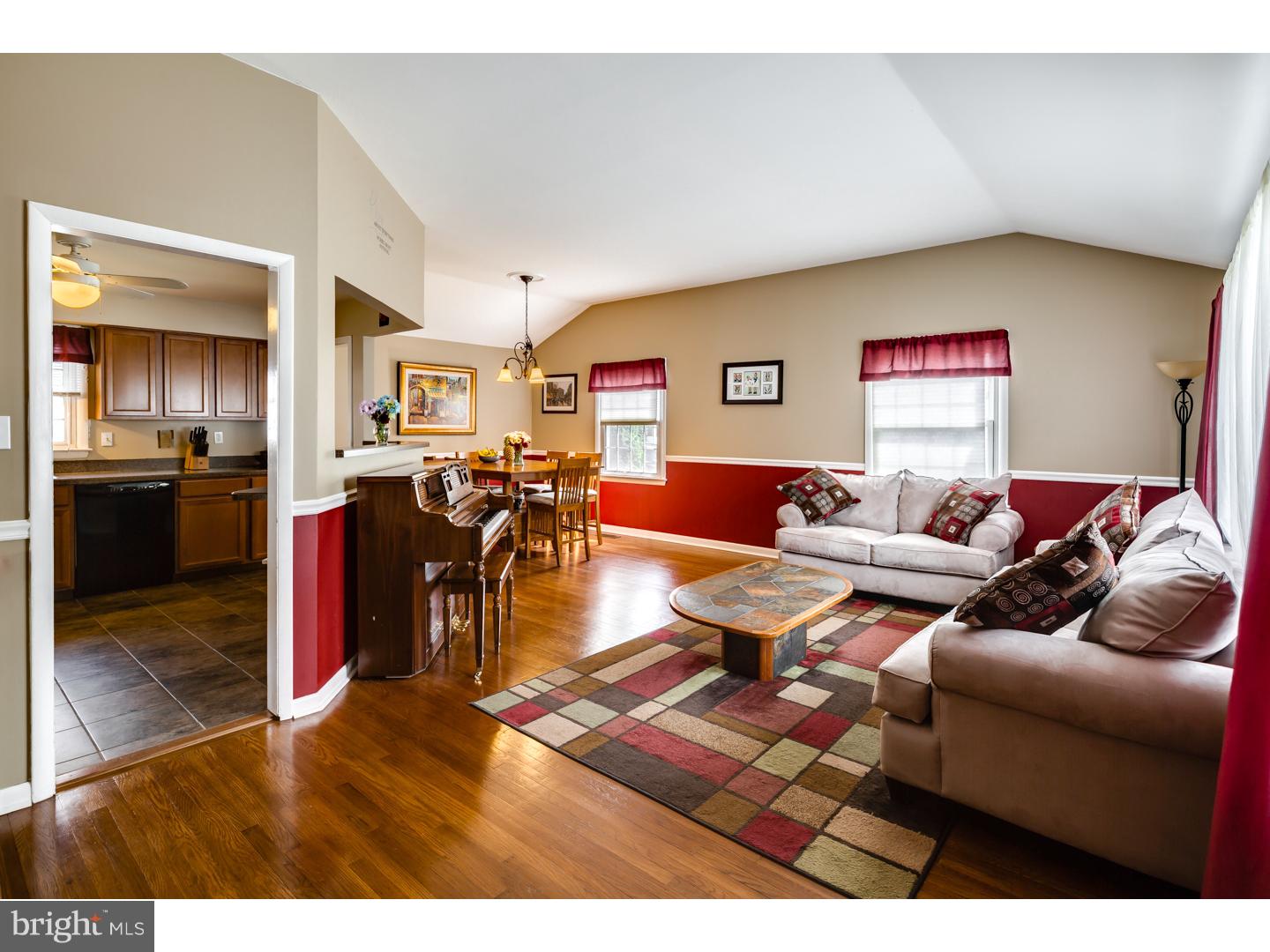 8 Green Tree Road Stratford, NJ 08084 - Photo 2 of 19