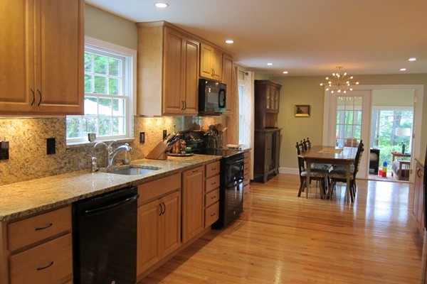 39 Walker Road Manchester, MA 01944 - Photo 2 of 10 Gallery Image 2