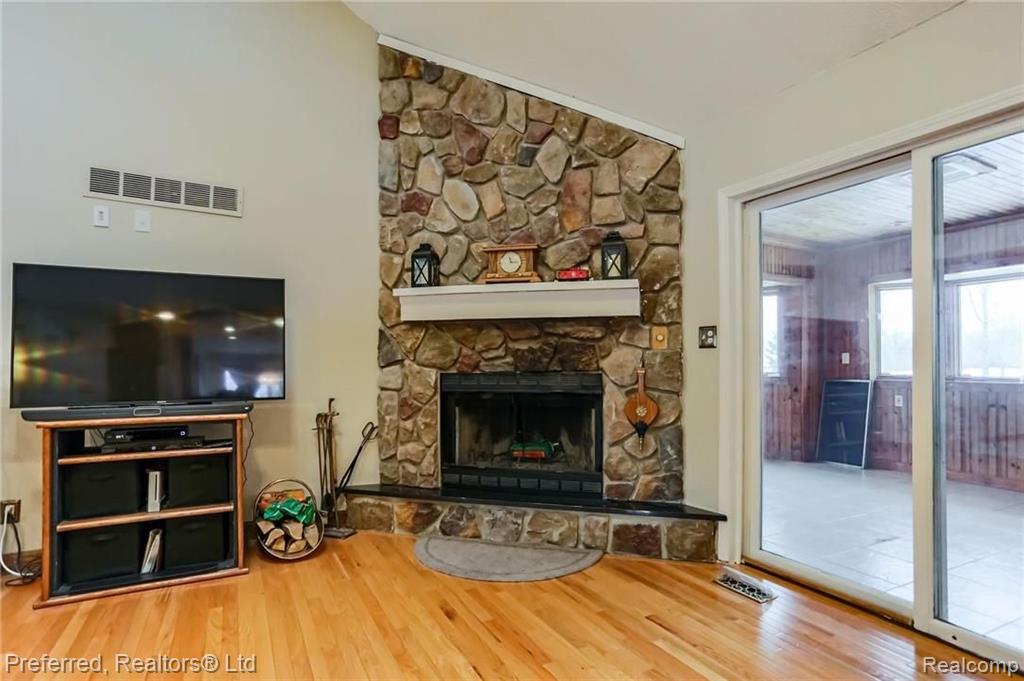 23950 Clark Road Belleville, MI 48111 - Photo 11 of 60