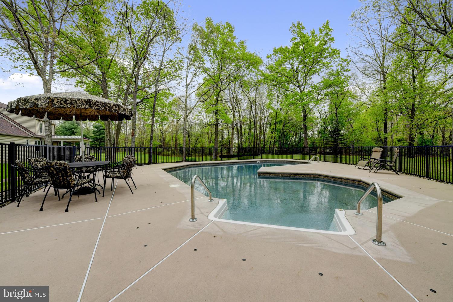 4 Colonial Court Tabernacle, NJ 08088 - Photo 6 of 34 Pool