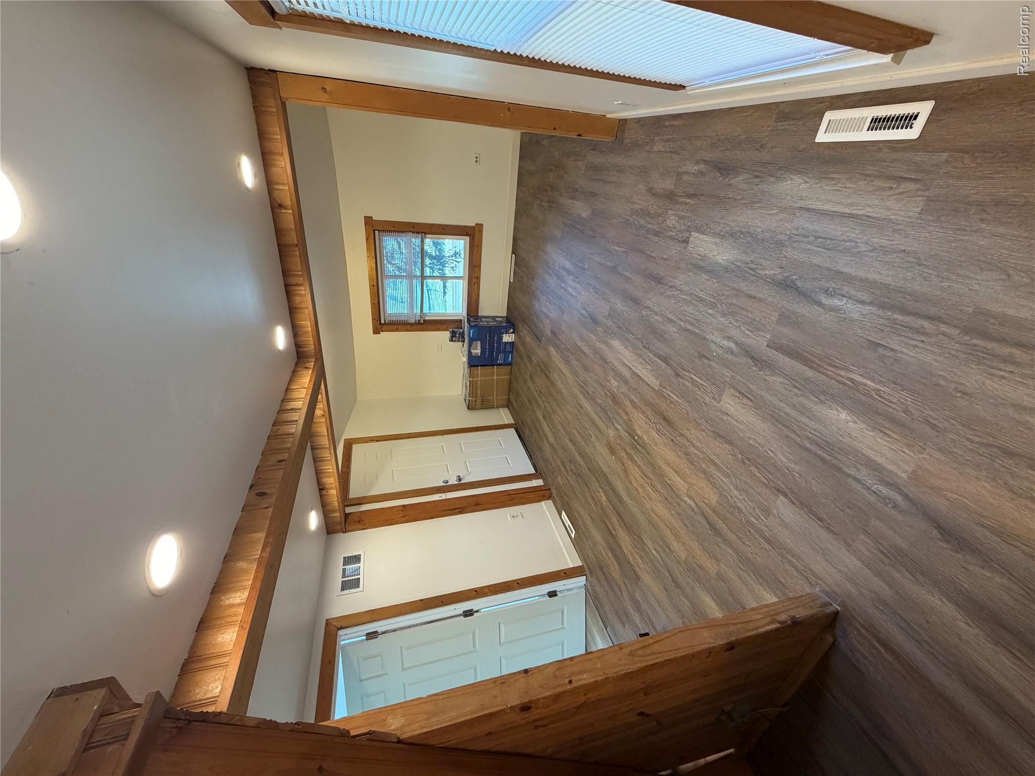 31 Heights Road Lake Orion, MI 48362 - Photo 3 of 10 IMG_1651.jpeg