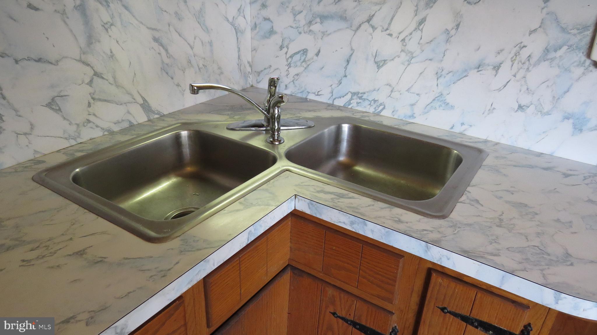 7608 Gum Road Dundalk, MD 21222 - Photo 18 of 46 Double corner sink
