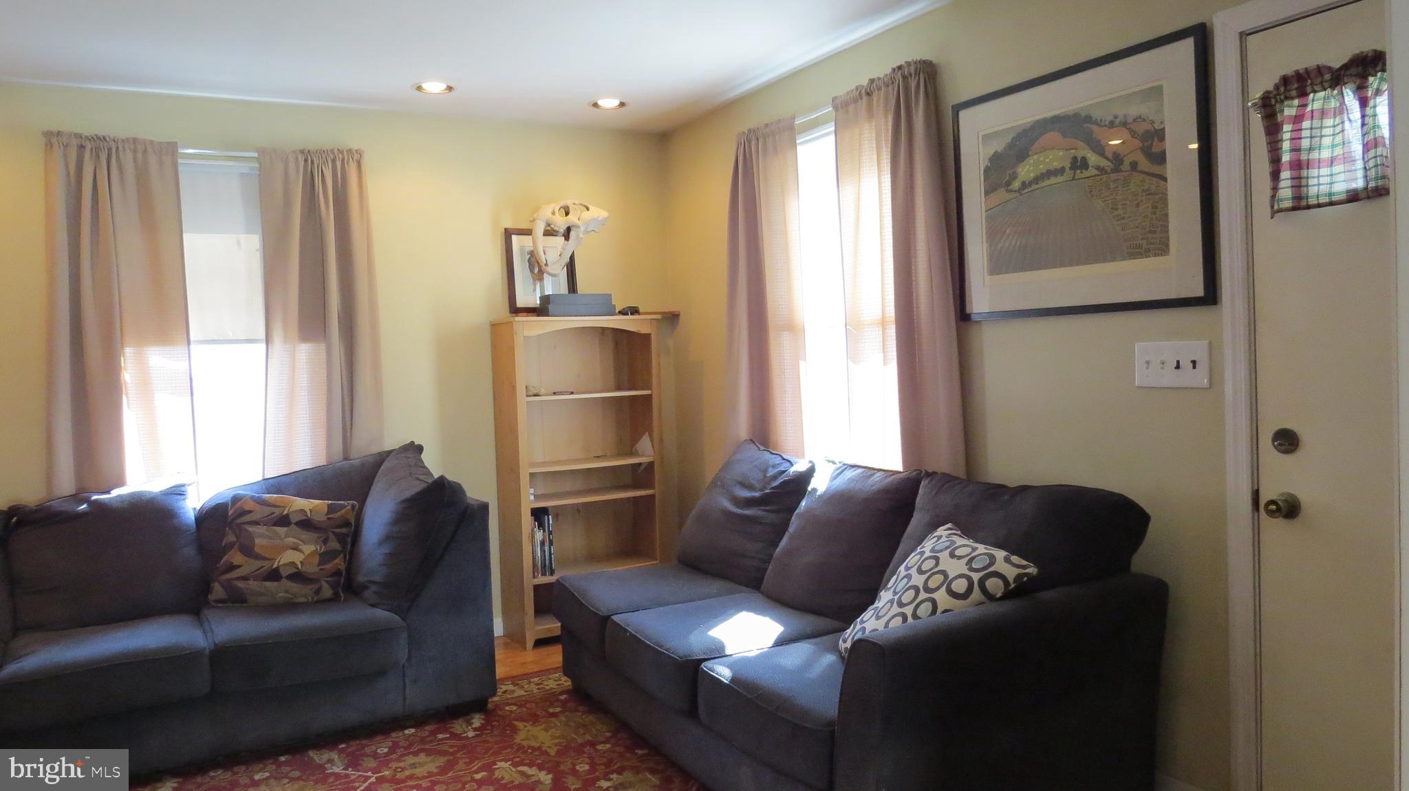 7608 Gum Road Dundalk, MD 21222 - Photo 2 of 46 Living room