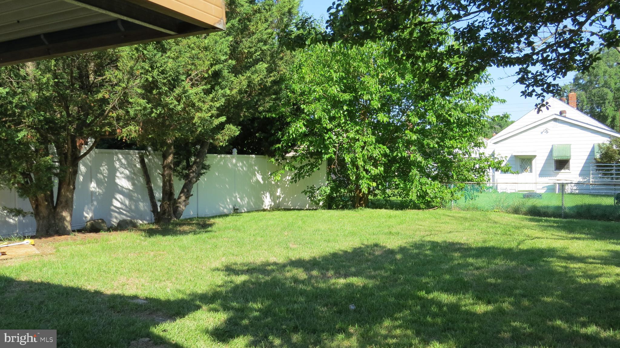 7608 Gum Road Dundalk, MD 21222 - Photo 39 of 46 Private fenced yard