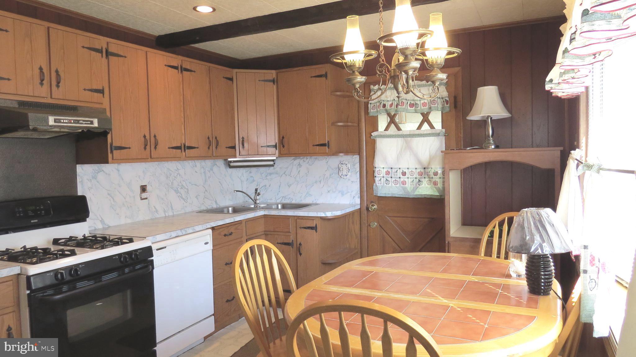 7608 Gum Road Dundalk, MD 21222 - Photo 4 of 46 Eat in kitchen
