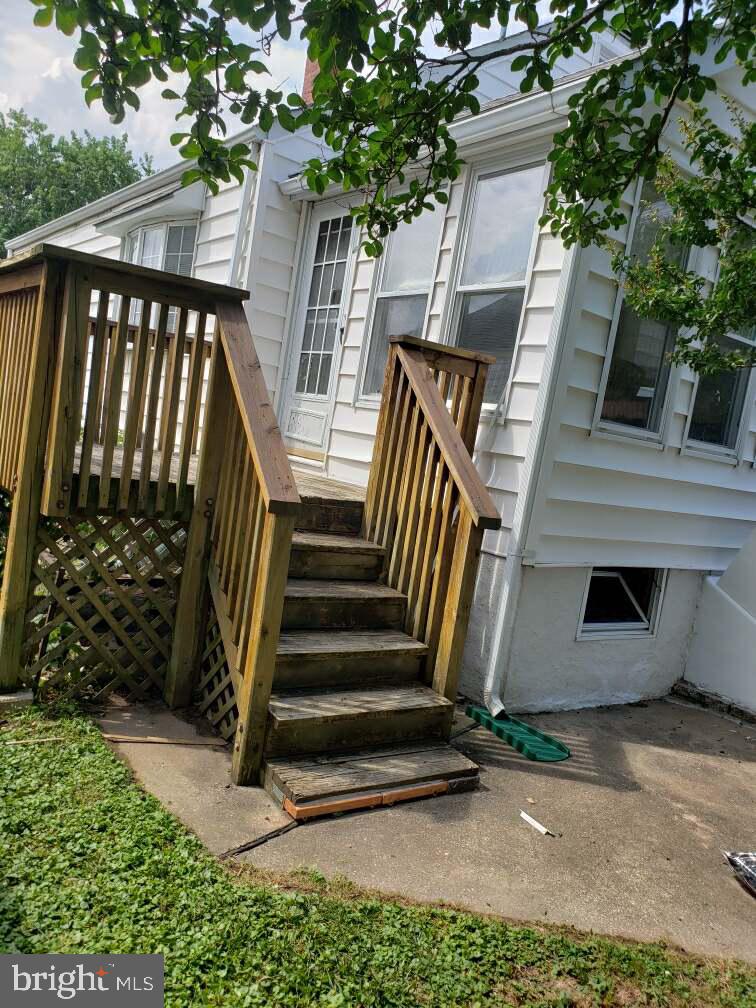 7608 Gum Road Dundalk, MD 21222 - Photo 43 of 46 Deck off of sun room
