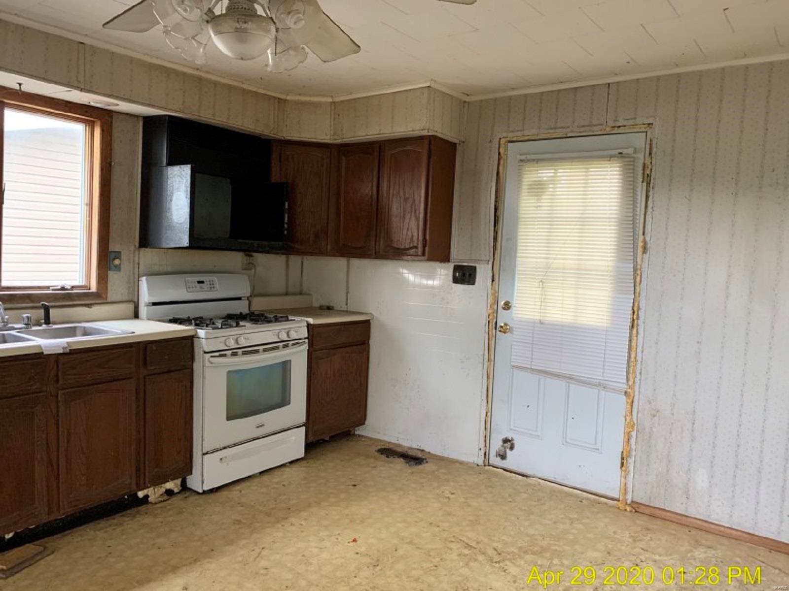 208 Stone Street Dupo, IL 62239 - Photo 6 of 11