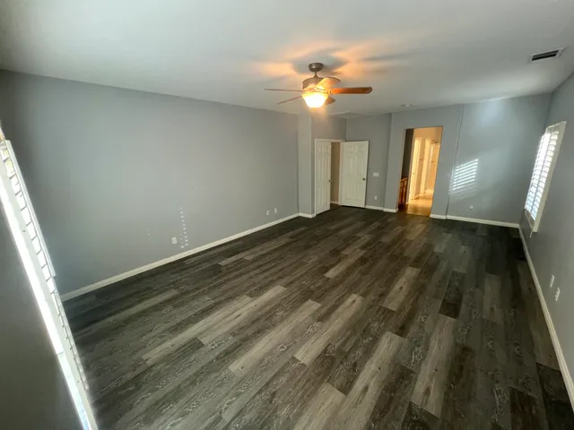 a view of empty room with window