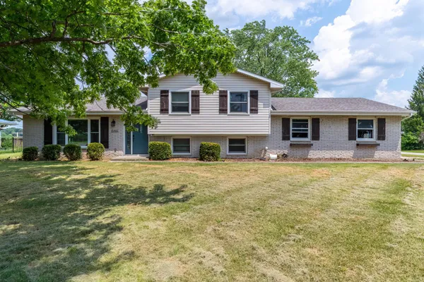 $284,900 | 15707 Bluffton Road, Fort Wayne, IN 46819