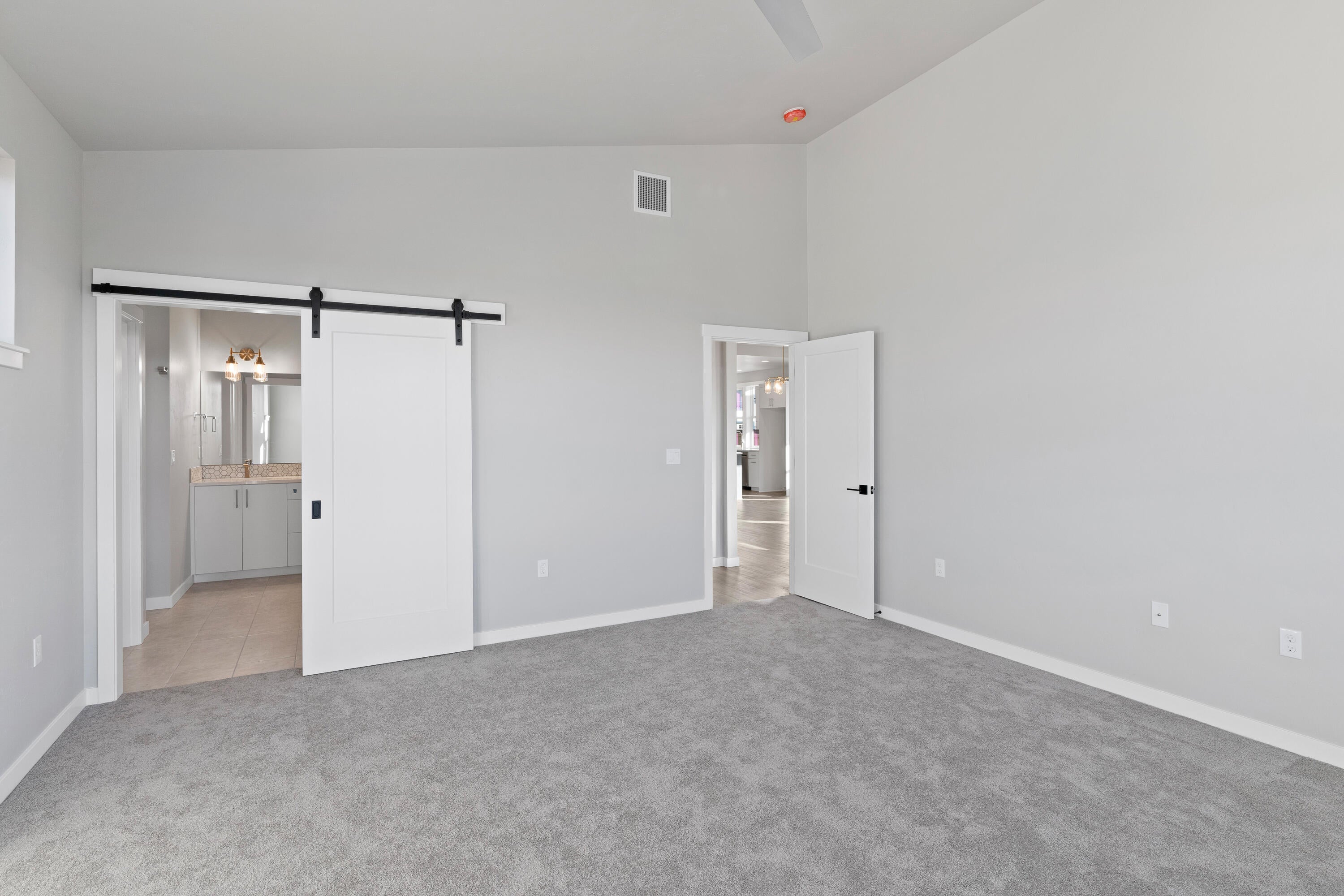3696 Southwest 44th Street Redmond, OR 97756 - Photo 29 of 39 DSC09283