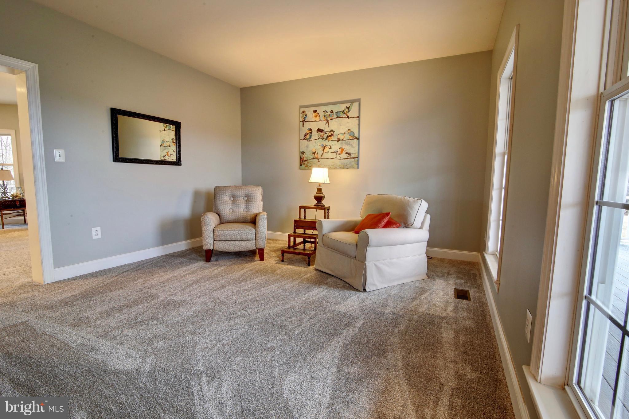 42396 Spinks Ferry Road Leesburg, VA 20176 - Photo 5 of 30 Living Room