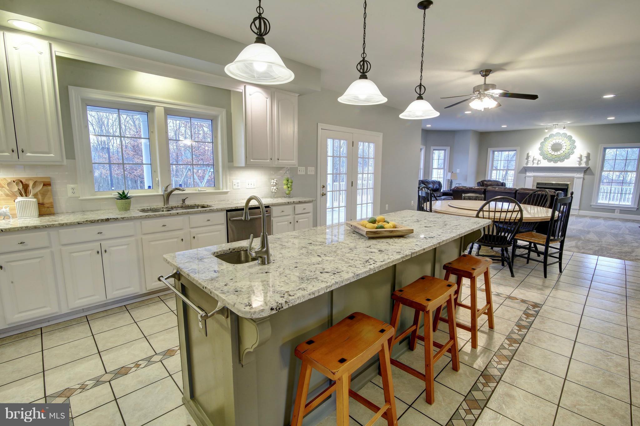 42396 Spinks Ferry Road Leesburg, VA 20176 - Photo 6 of 30 Kitchen