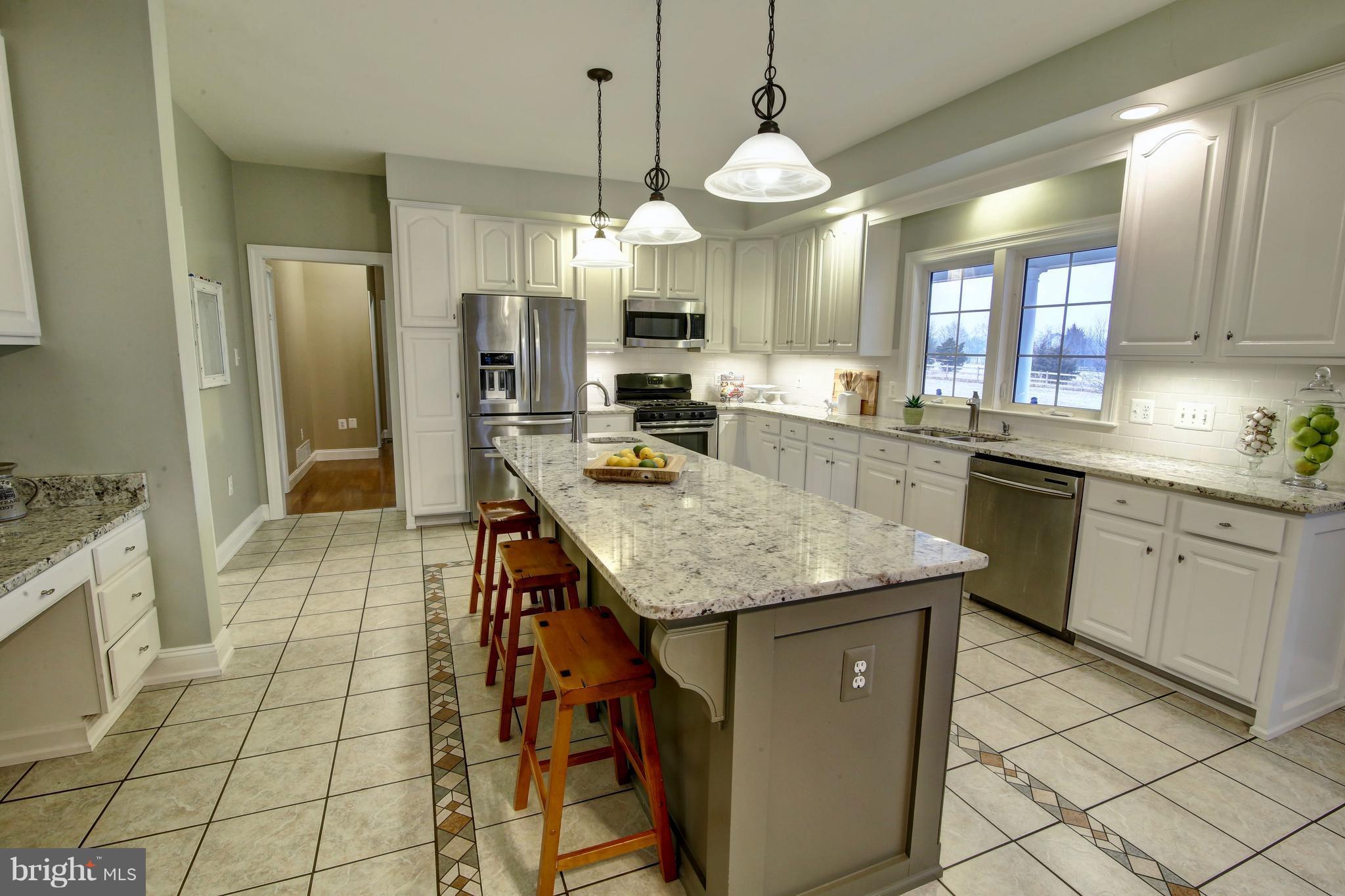42396 Spinks Ferry Road Leesburg, VA 20176 - Photo 7 of 30 Kitchen