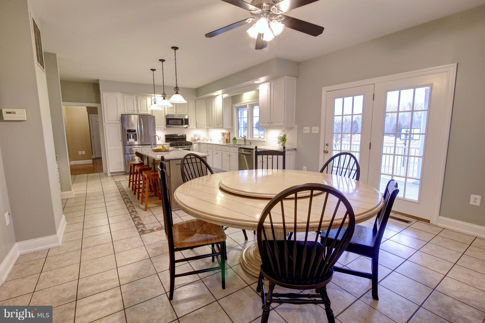 42396 Spinks Ferry Road Leesburg, VA 20176 - Photo 10 of 30 Kitchen