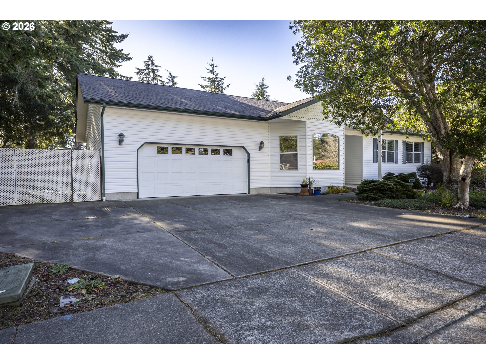 2284 21st Street Florence, OR 97439 - Photo 6 of 47