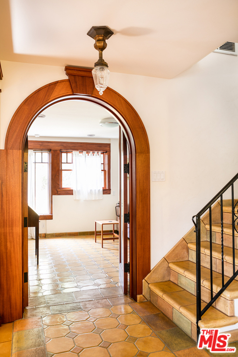 239 West Channel Road Santa Monica, CA 90402 - Photo 15 of 30