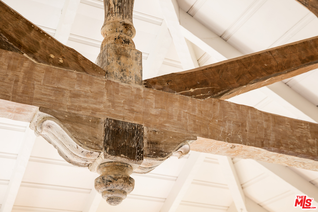 239 West Channel Road Santa Monica, CA 90402 - Photo 9 of 30