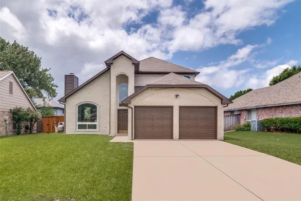 $359,900 | 143 Cresthaven Drive, Rockwall, TX 75032