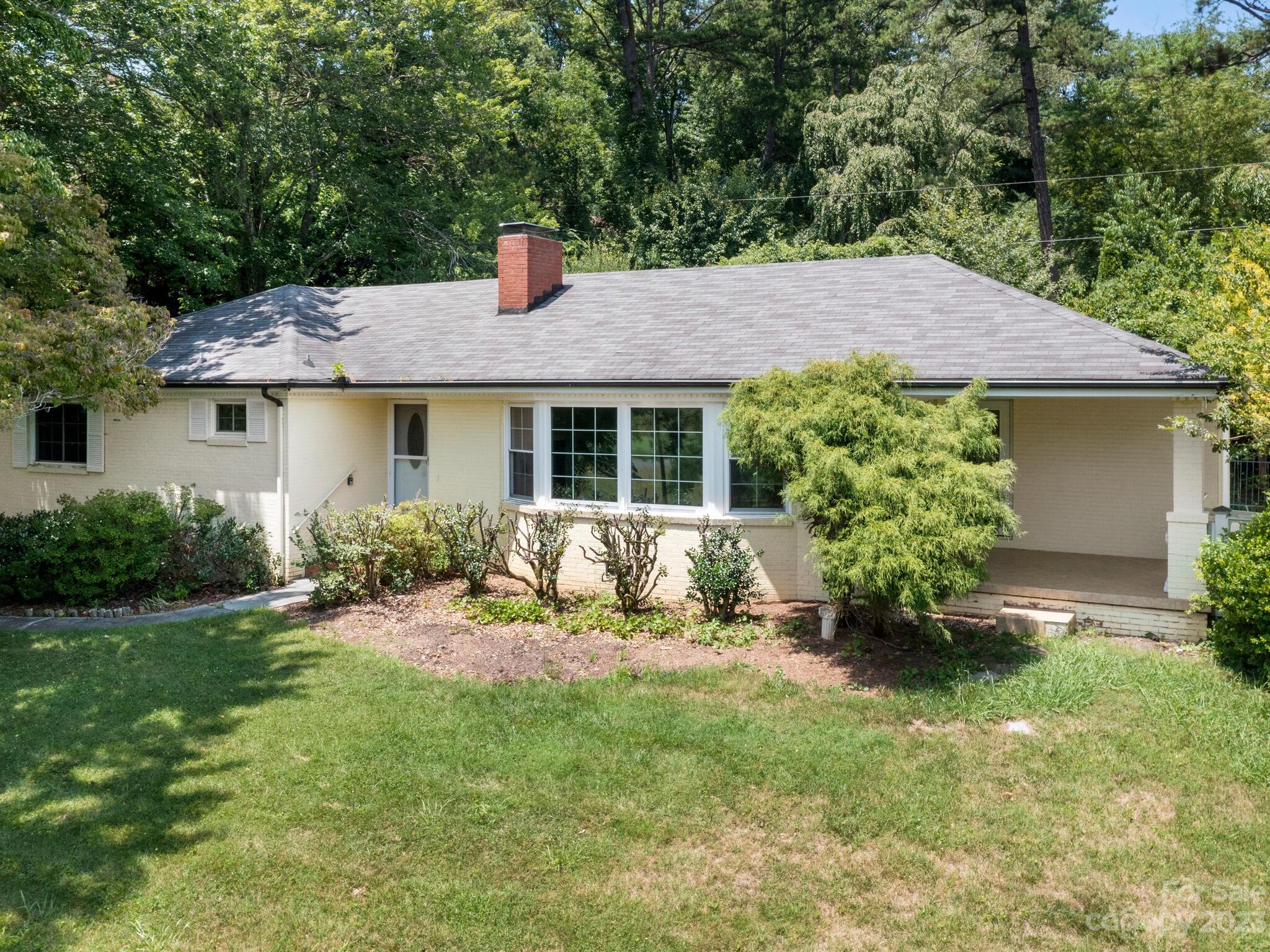 98 Fairway Road Asheville, NC 28804 - Photo 1 of 39 Gallery Image 1