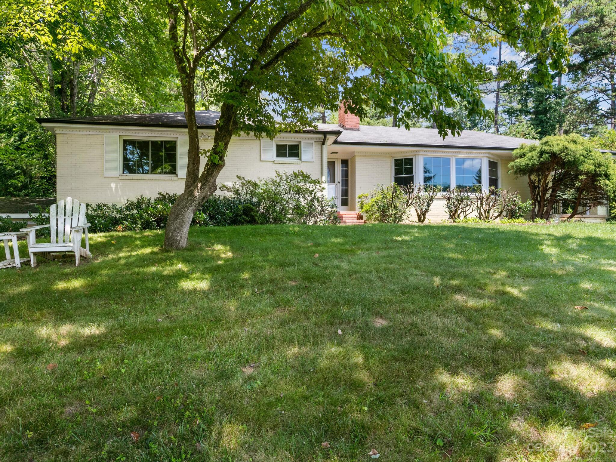 98 Fairway Road Asheville, NC 28804 - Photo 4 of 39 Gallery Image 4