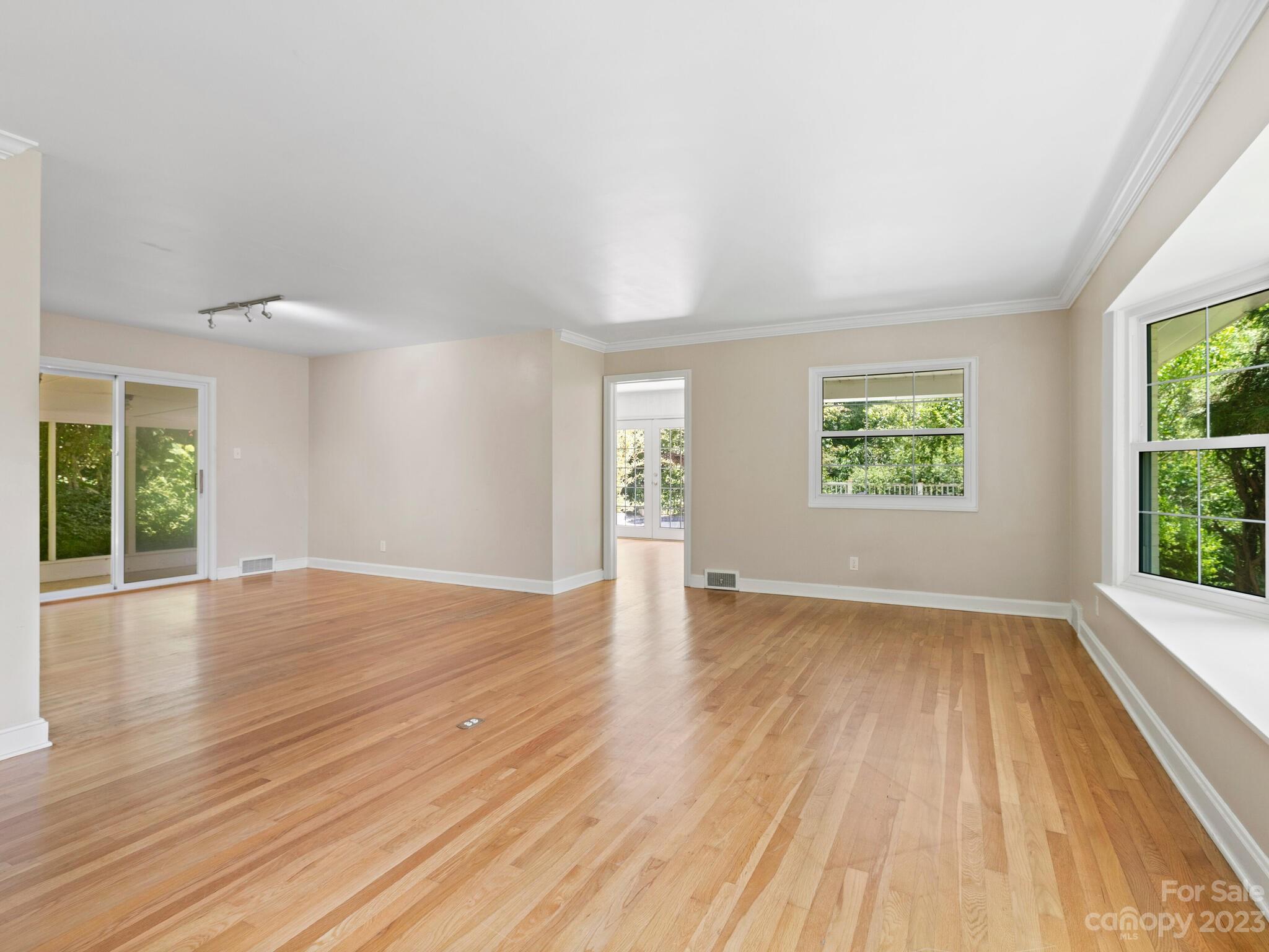 98 Fairway Road Asheville, NC 28804 - Photo 8 of 39 Gallery Image 8