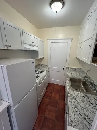 $1,750 | 31 Dennison Avenue, Unit 10, Framingham, MA 01702