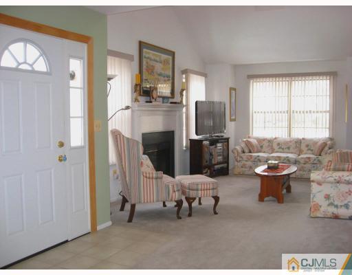 153 Salem Road North Brunswick, NJ 08902 - Photo 2 of 10 Gallery Image 2