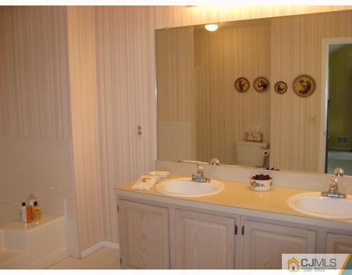 153 Salem Road North Brunswick, NJ 08902 - Photo 7 of 10 Gallery Image 7