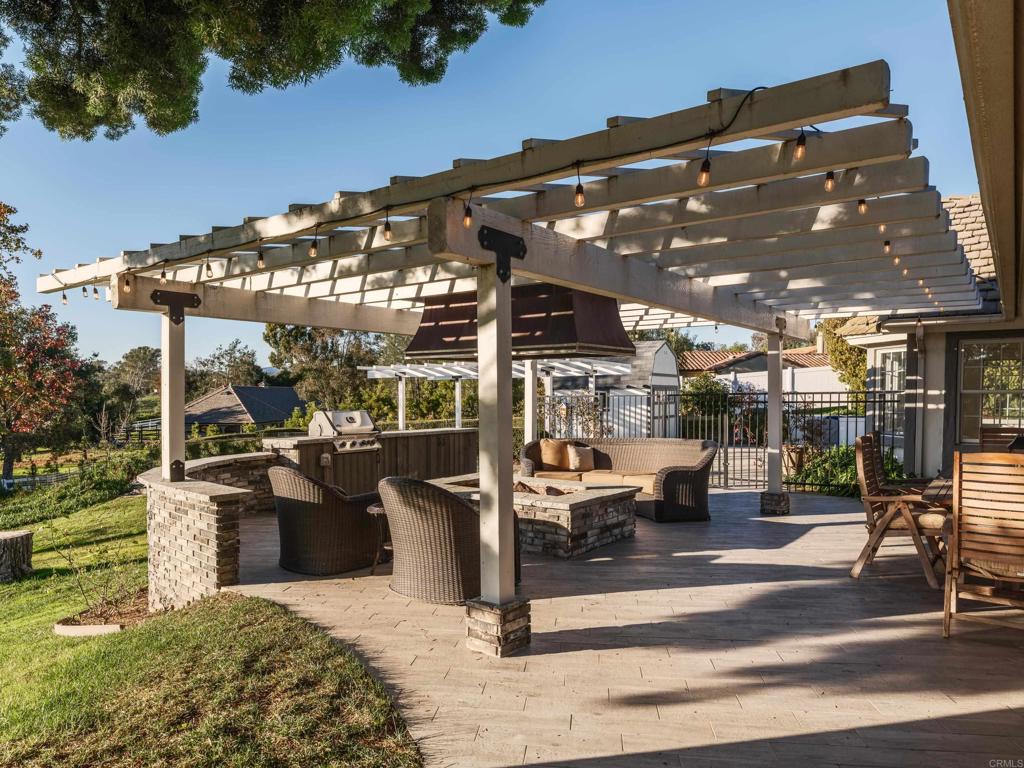 9 Country Glen Road Fallbrook, CA 92028 - Photo 16 of 74