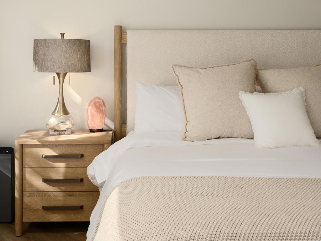 9 Country Glen Road Fallbrook, CA 92028 - Photo 24 of 74 a bedroom with a bed and a lamp