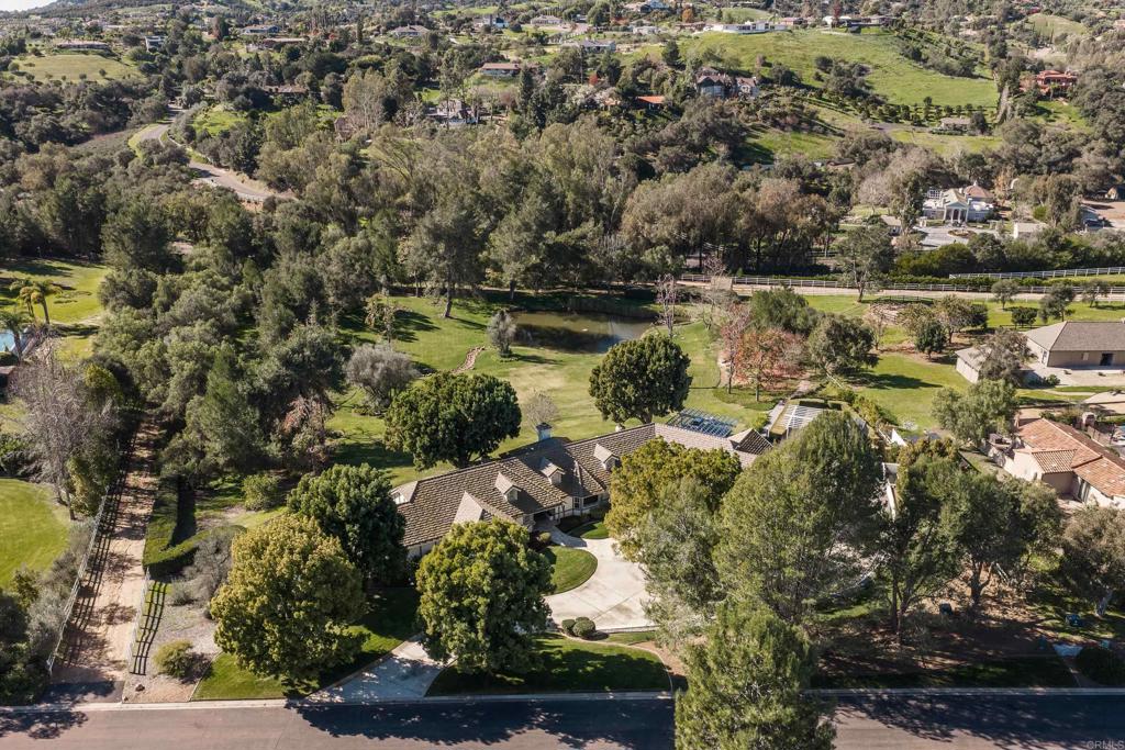 9 Country Glen Road Fallbrook, CA 92028 - Photo 54 of 74 an aerial view of residential building with outdoor space and lake view
