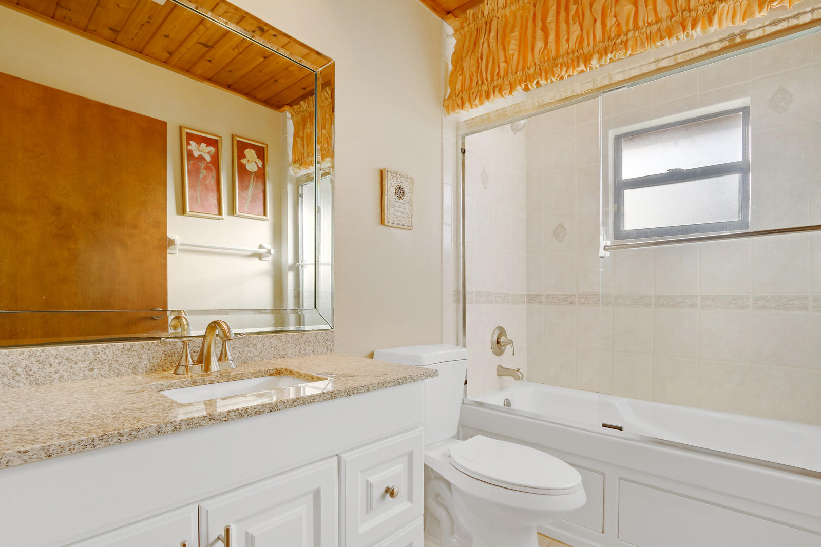 12335 165th Road North Jupiter, FL 33478 - Photo 20 of 25 Second Bathroom