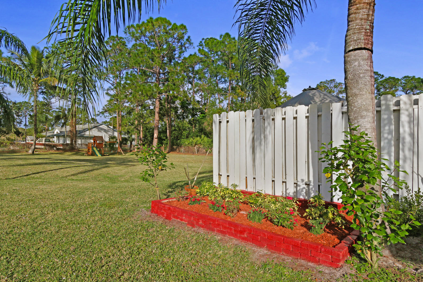 12335 165th Road North Jupiter, FL 33478 - Photo 25 of 25 Yard