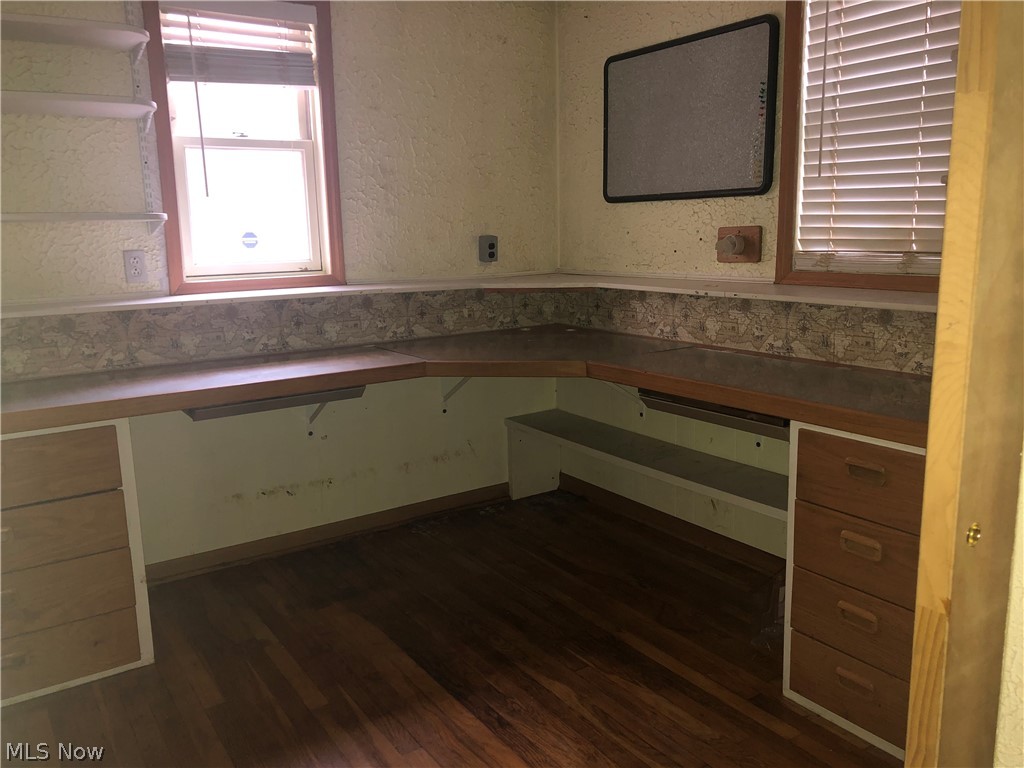 49015 Middle Ridge Road Amherst, OH 44001 - Photo 13 of 18