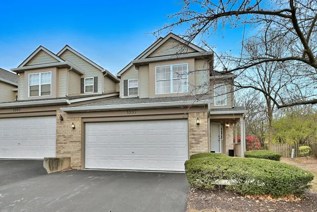 $389,000 | 3207 Foxridge Court, Woodridge, IL 60517