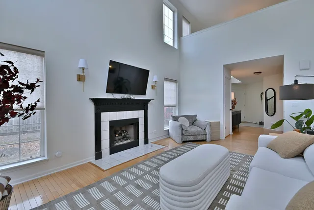 $389,000 | 3207 Foxridge Court, Woodridge, IL 60517