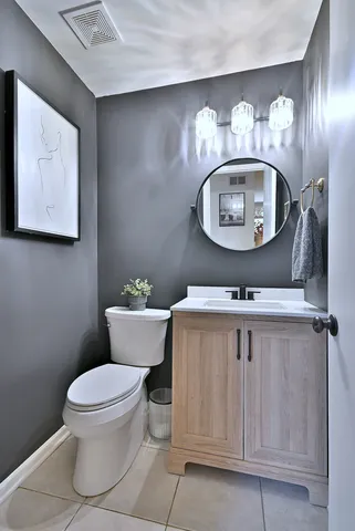 $389,000 | 3207 Foxridge Court, Woodridge, IL 60517