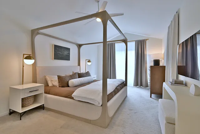 $389,000 | 3207 Foxridge Court, Woodridge, IL 60517