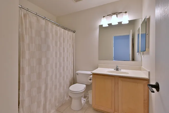 $389,000 | 3207 Foxridge Court, Woodridge, IL 60517