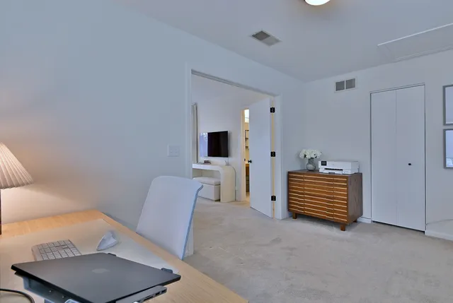 $389,000 | 3207 Foxridge Court, Woodridge, IL 60517