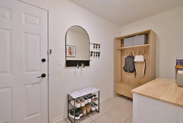 $389,000 | 3207 Foxridge Court, Woodridge, IL 60517